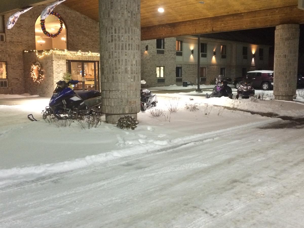 All Seasons Resort Калкаска Екстериор снимка