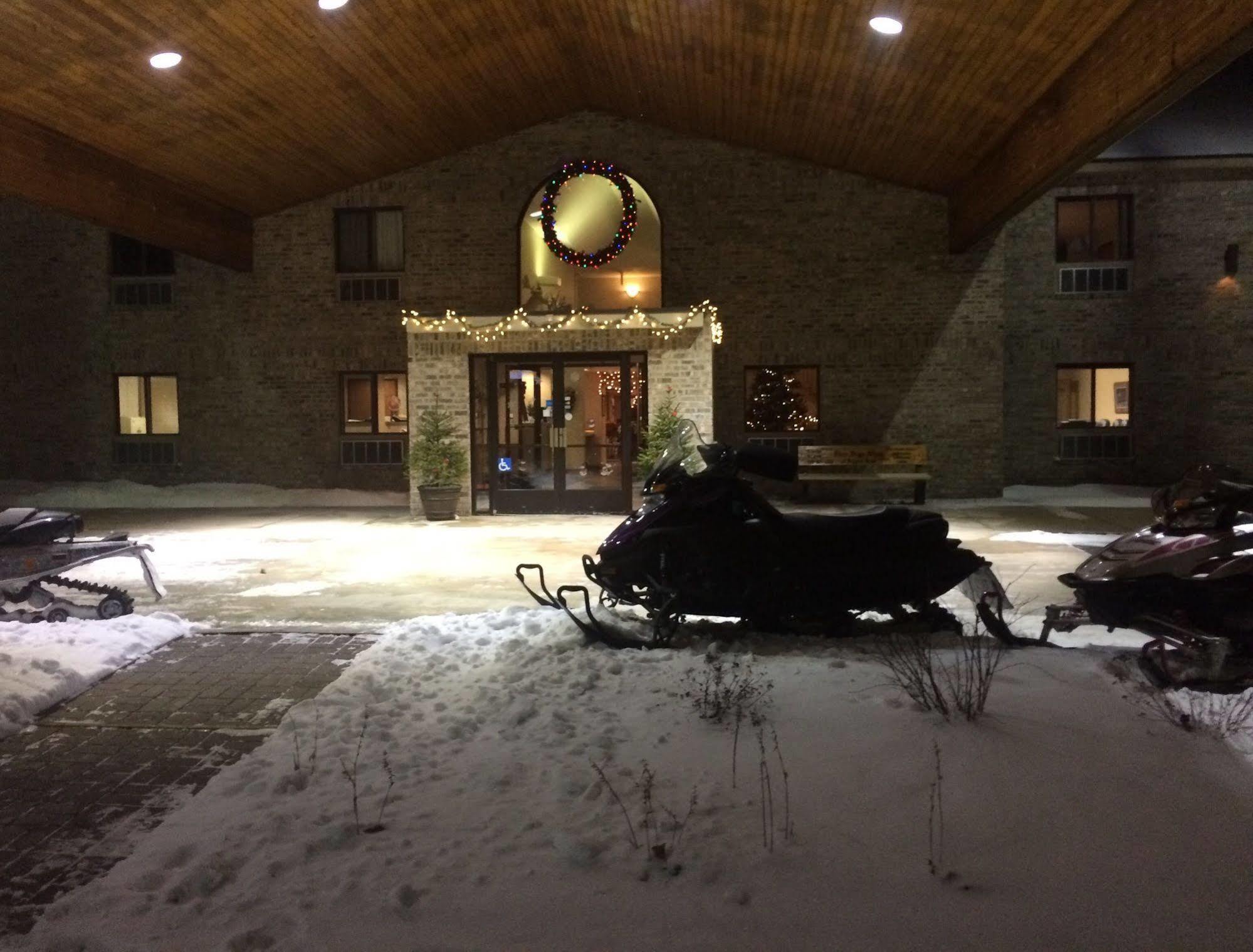 All Seasons Resort Калкаска Екстериор снимка