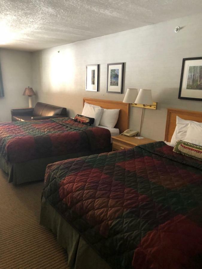 All Seasons Resort Калкаска Екстериор снимка